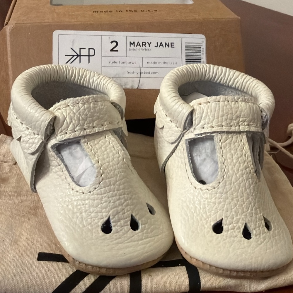 Freshly Picked Mary Jane Moccasins - Bright White size 2 (c4) soft sole